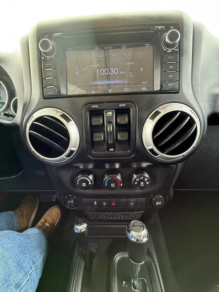 Used 2012 Jeep Wrangler Unlimited Sahara w/ Mopar Chrome Edition Group image 14