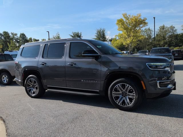Used 2025 Jeep Wagoneer 4WD w/ Premium Group I image 2