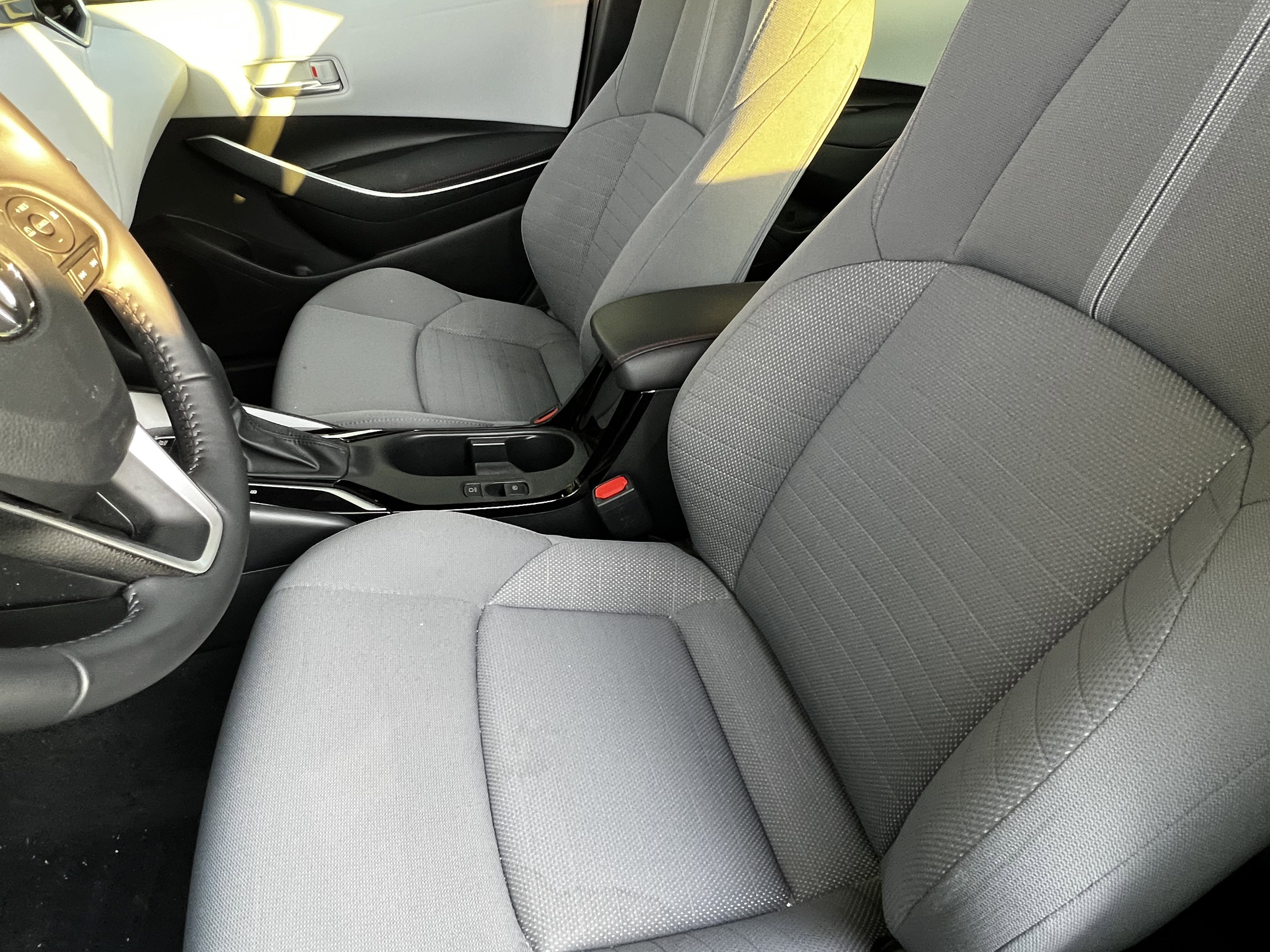 Used 2025 Toyota Corolla SE FWD image 17