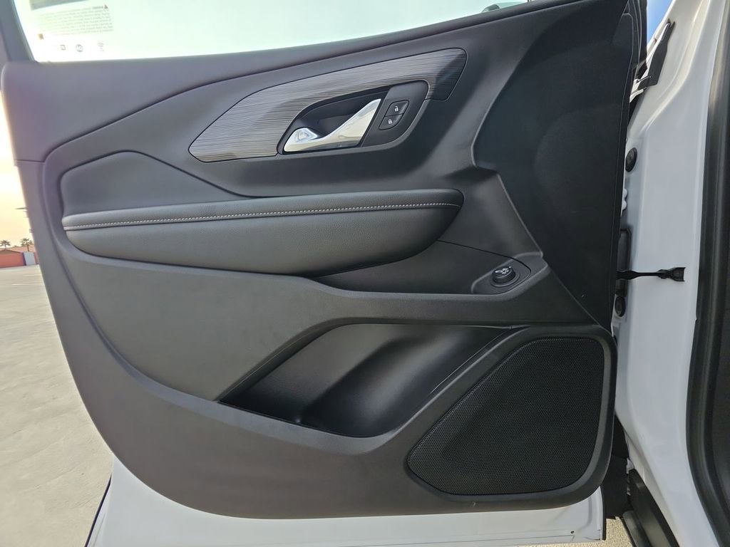 Used 2023 GMC Terrain SLE w/ Driver Convenience Package image 23