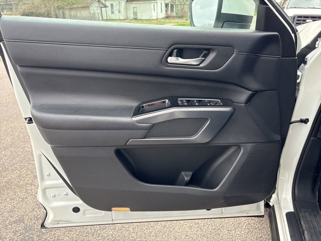 Used 2022 Nissan Pathfinder SL image 10