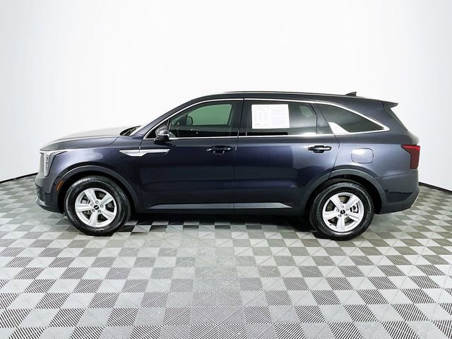 Used 2025 Kia Sorento LX image 5