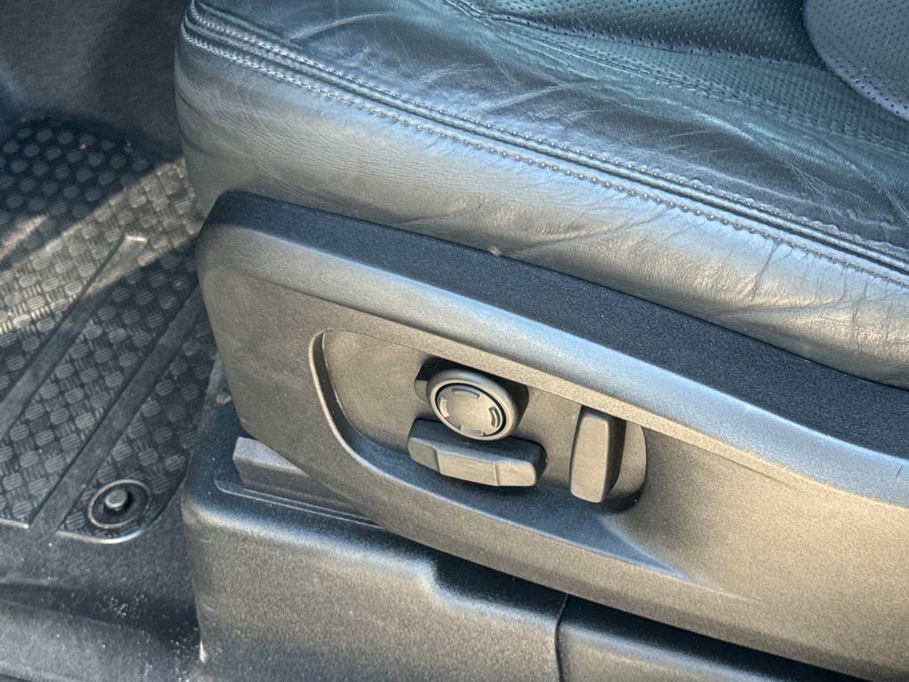 Used 2020 Land Rover Defender 110 HSE image 26