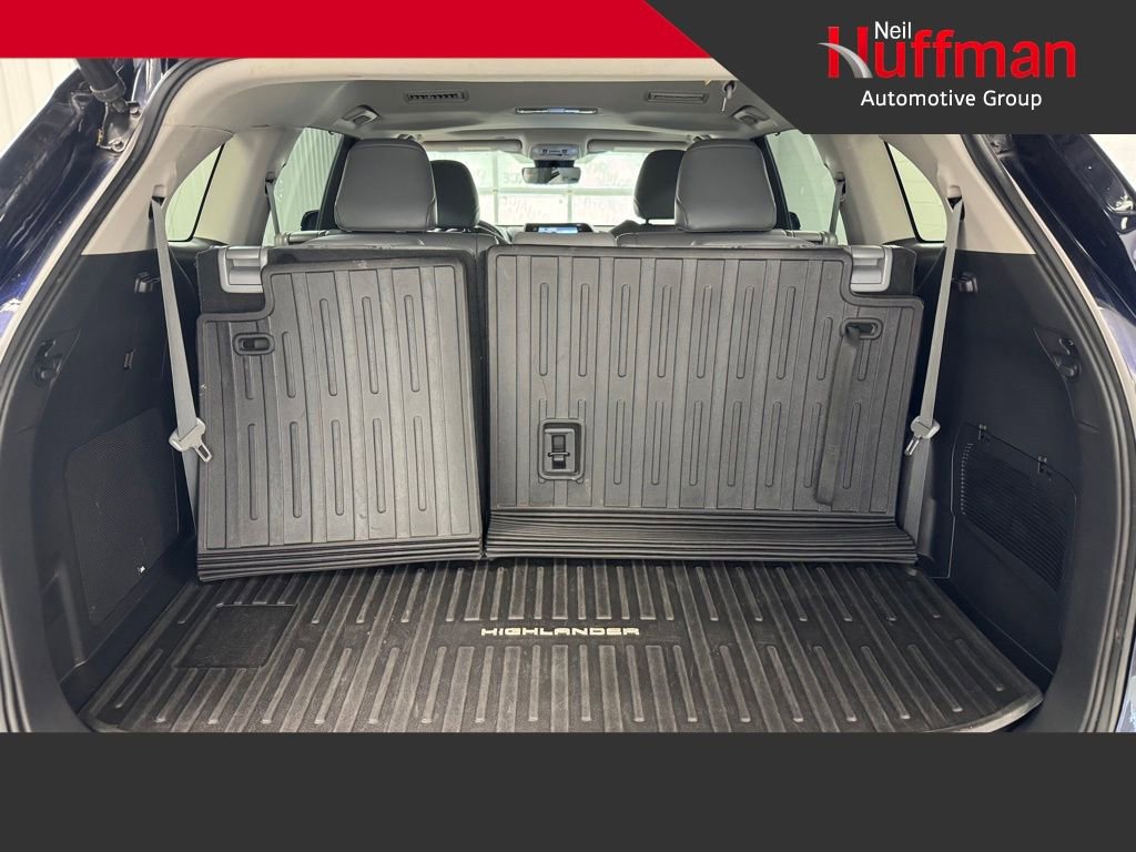 Used 2022 Toyota Highlander Limited AWD/4WD image 23