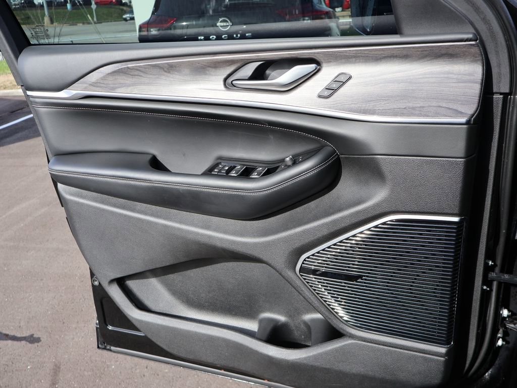 Used 2023 Jeep Grand Cherokee L Overland image 31