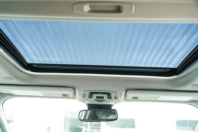 Used 2025 Toyota Sienna XLE w/ XLE Plus Package image 17