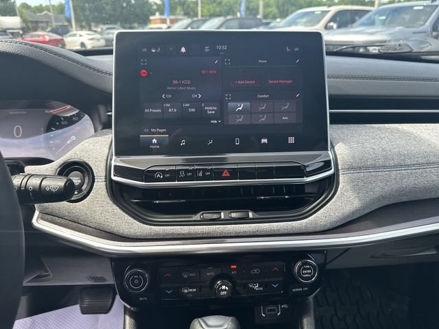 Used 2023 Jeep Compass Latitude w/ Convenience Group AWD/4WD image 16
