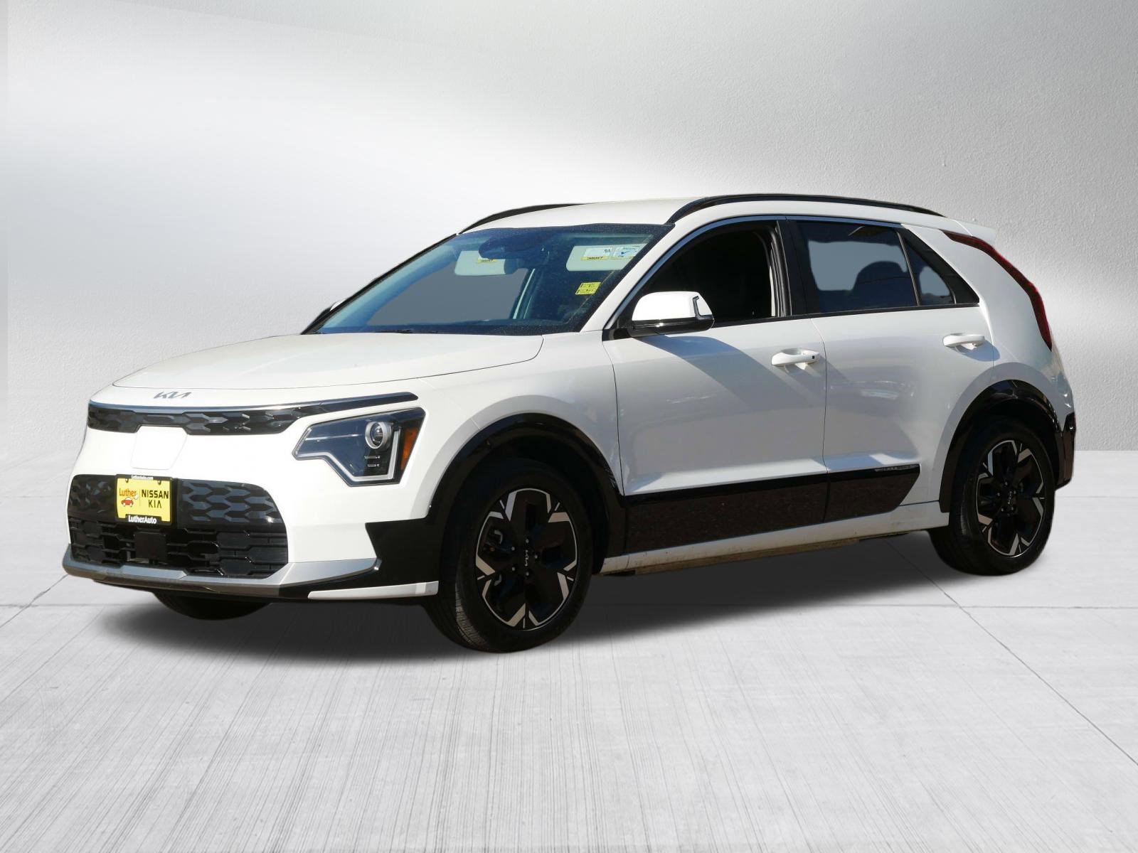Certified 2024 Kia Niro Wind w/ Wind Preserve Package FWD image 3