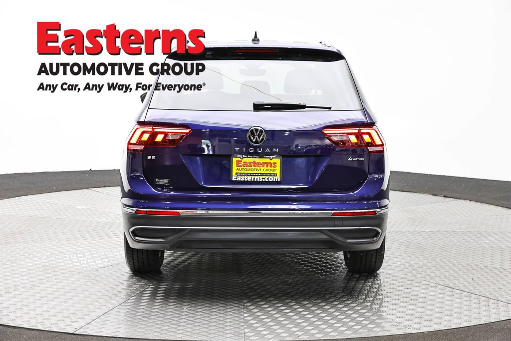 Used 2022 Volkswagen Tiguan SE w/ Panoramic Sunroof Package AWD/4WD image 12