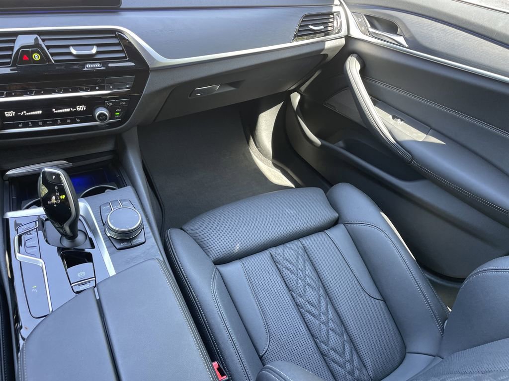 Used 2023 BMW 530i w/ Premium Package image 15