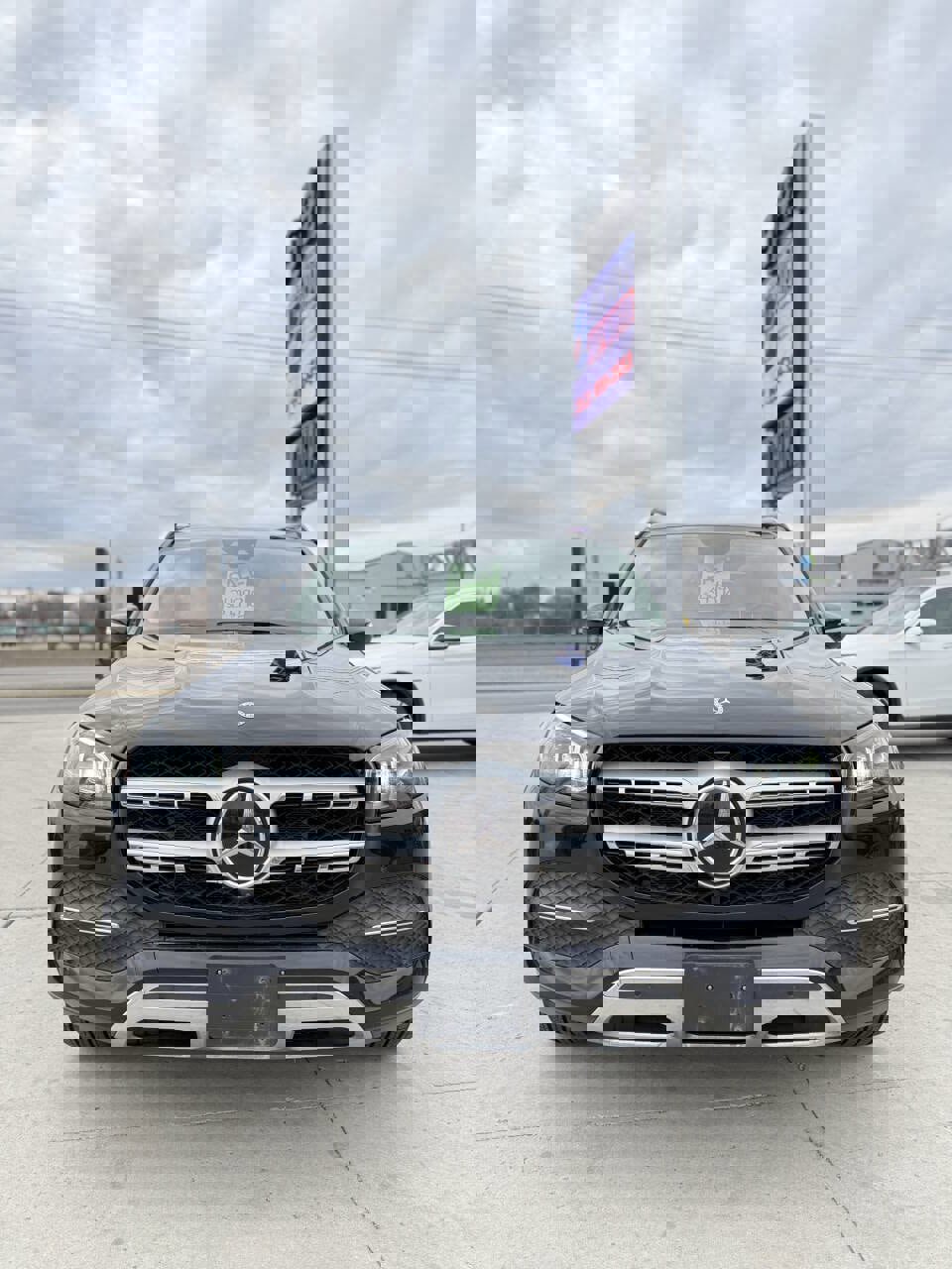 Used 2021 Mercedes-Benz GLS 450 4MATIC image 2