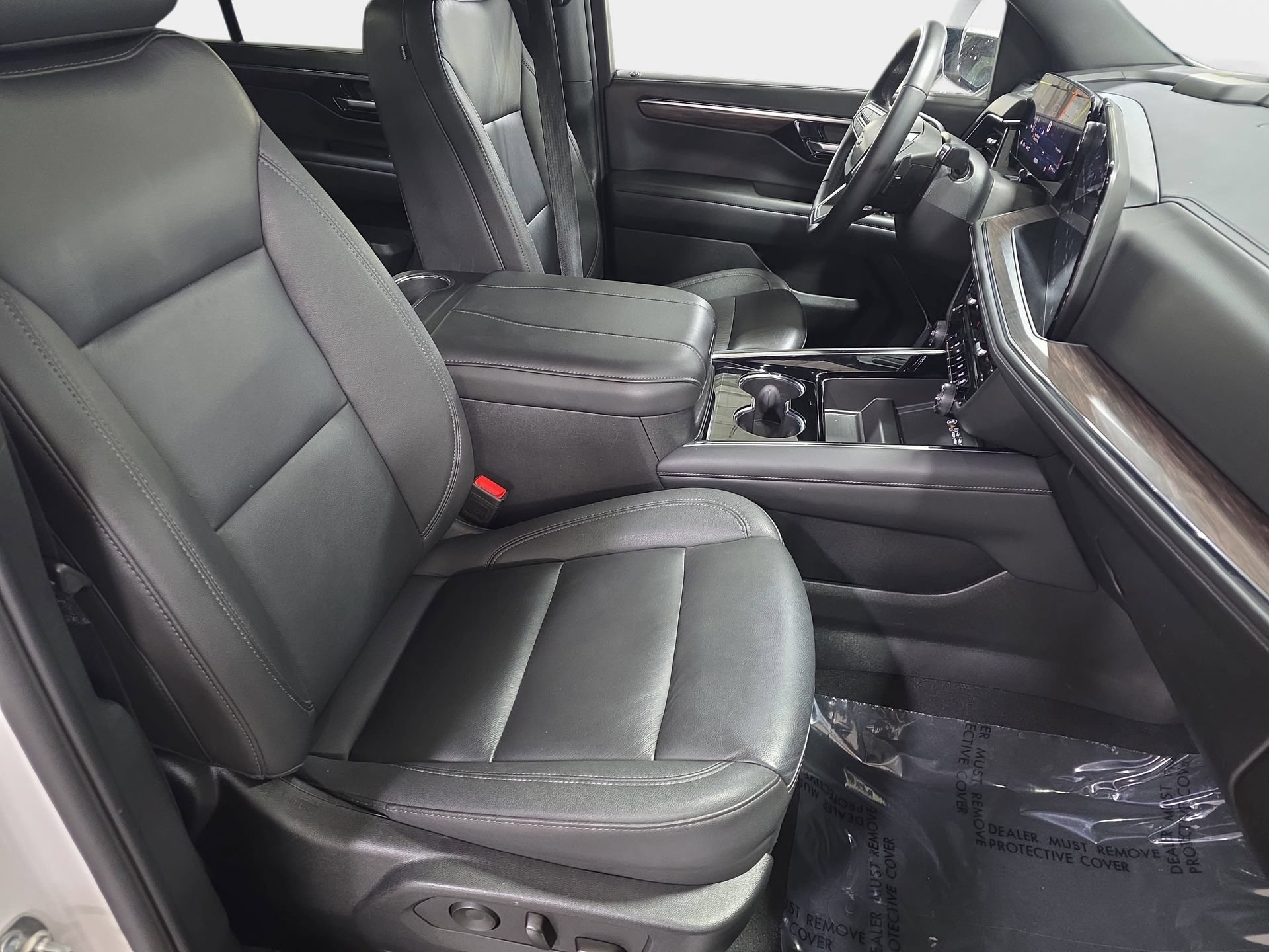 Used 2025 Chevrolet Tahoe Z71 AWD/4WD image 10