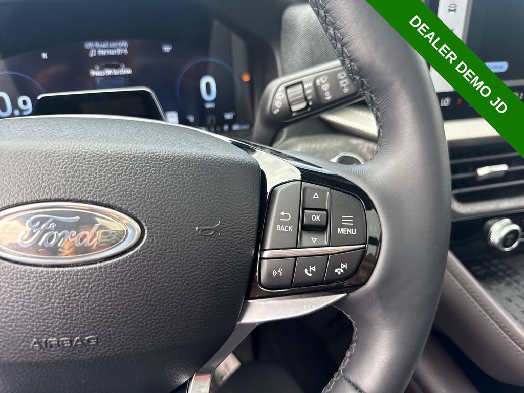 Used 2025 Ford Explorer Platinum AWD/4WD image 30