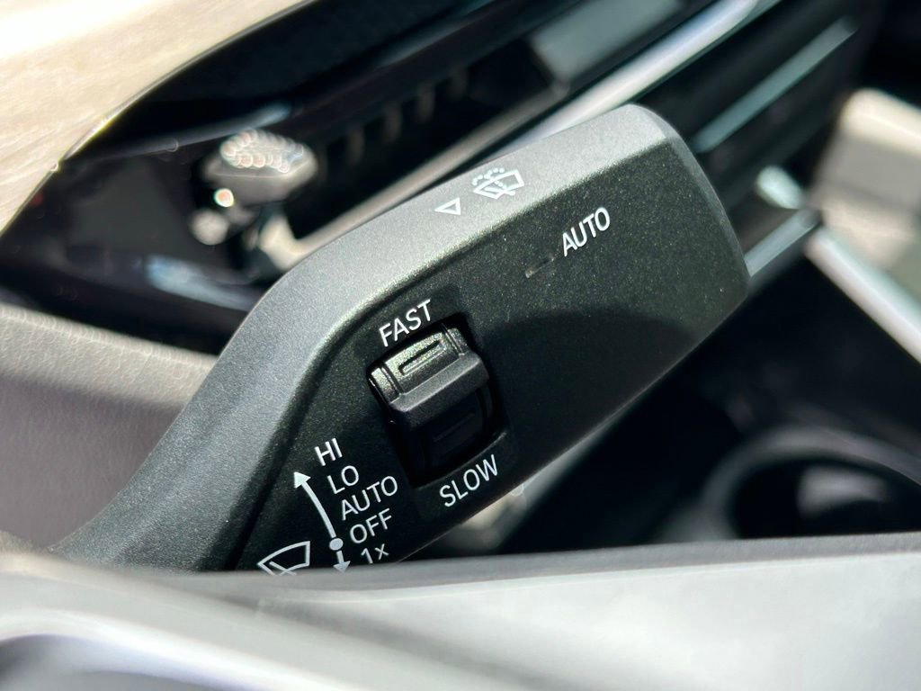 Used 2025 BMW i4 eDrive40 w/ Premium Package RWD image 23