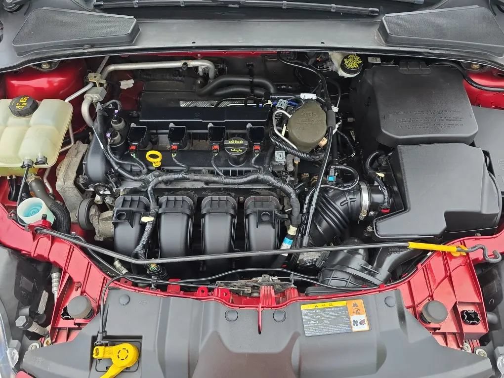 Used 2014 Ford Focus SE w/ SE Winter Package FWD image 44