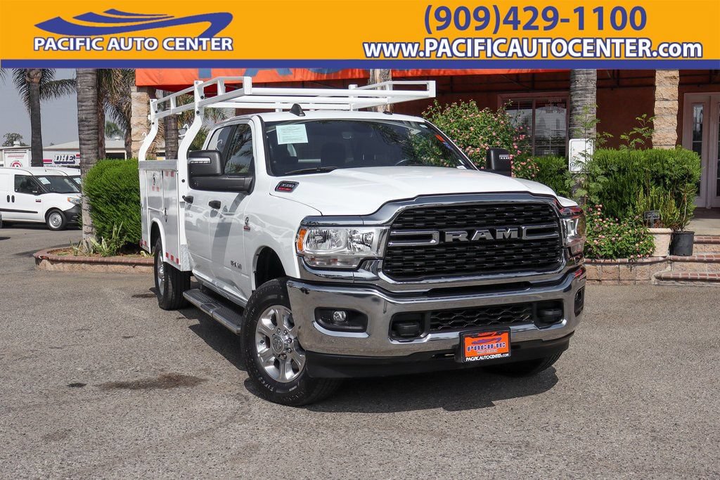 Used 2024 RAM 3500 Big Horn AWD/4WD image 1