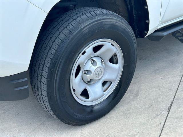 Certified 2023 Toyota Tacoma SR AWD/4WD image 9