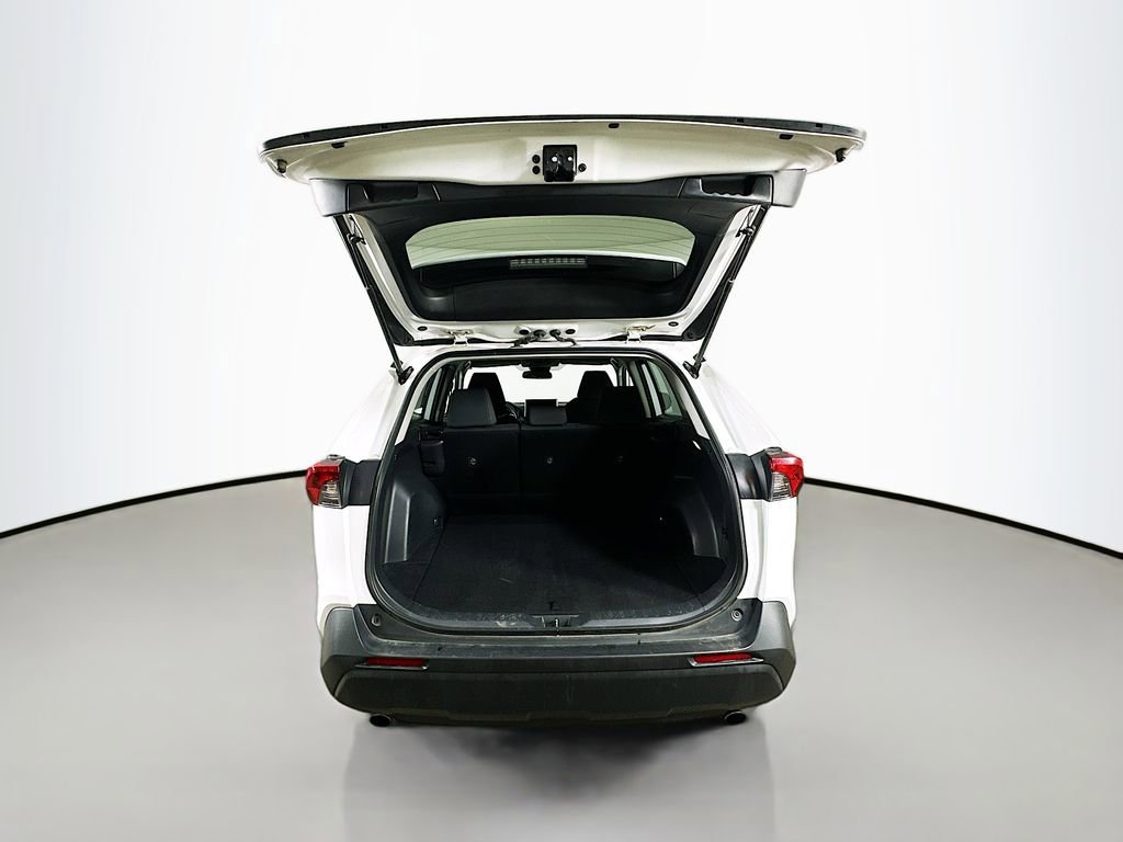 Used 2024 Toyota RAV4 LE image 31