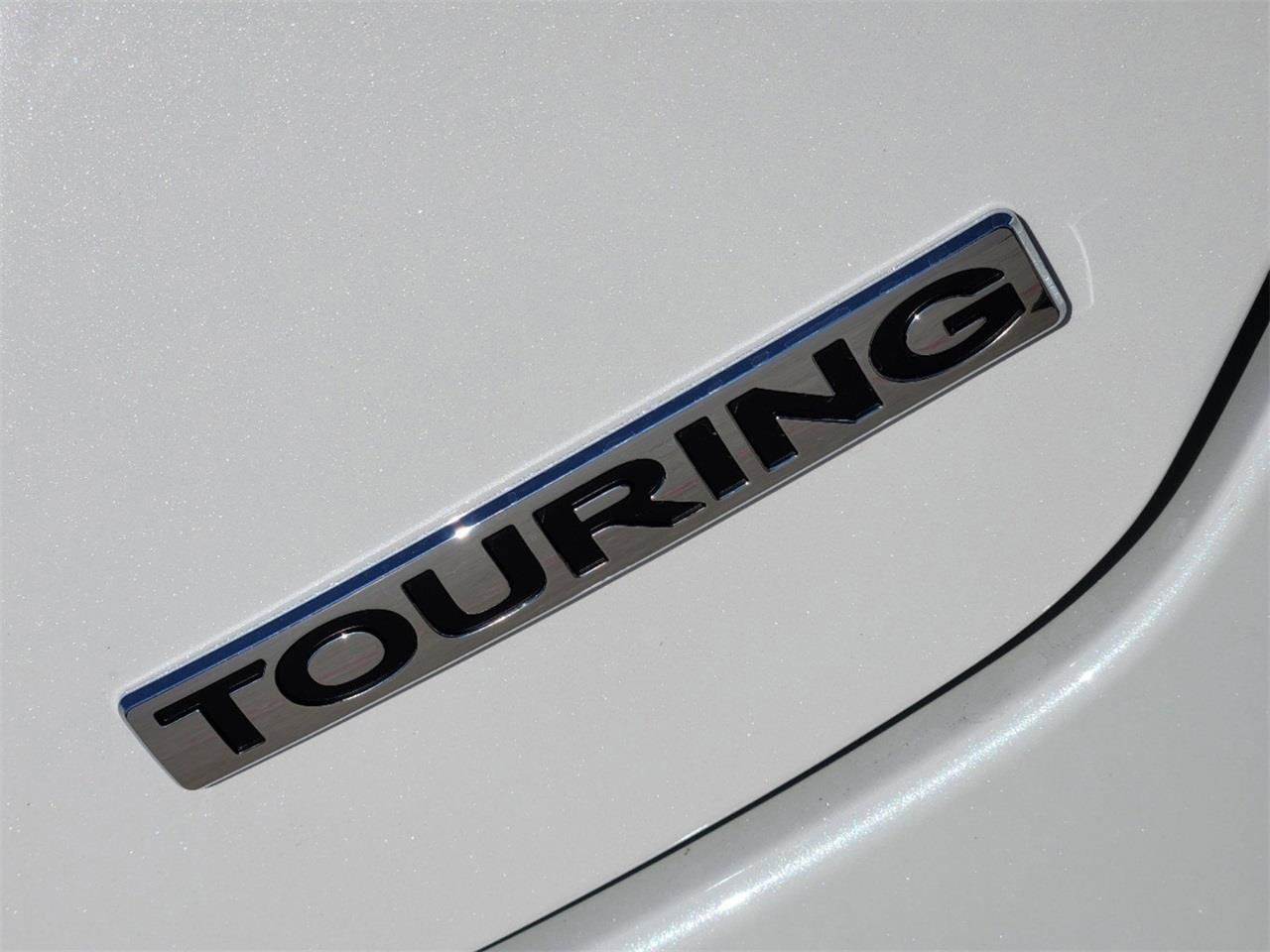 New 2025 Honda Pilot Touring image 9