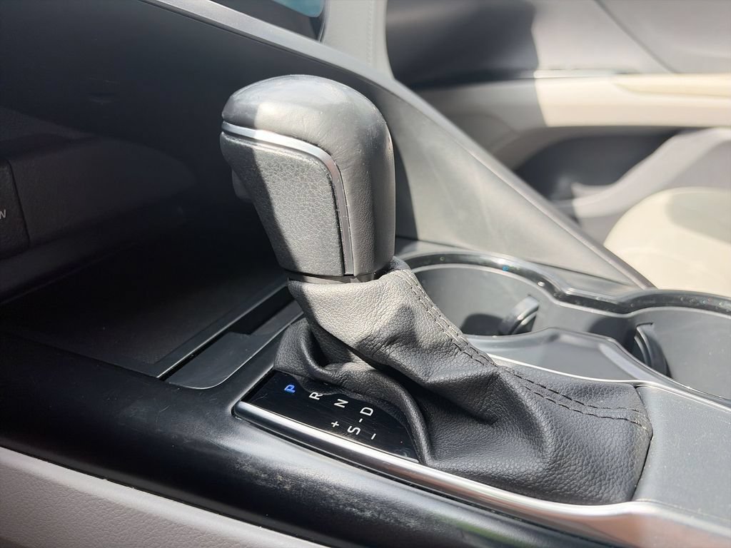 Used 2020 Toyota Camry SE FWD image 20