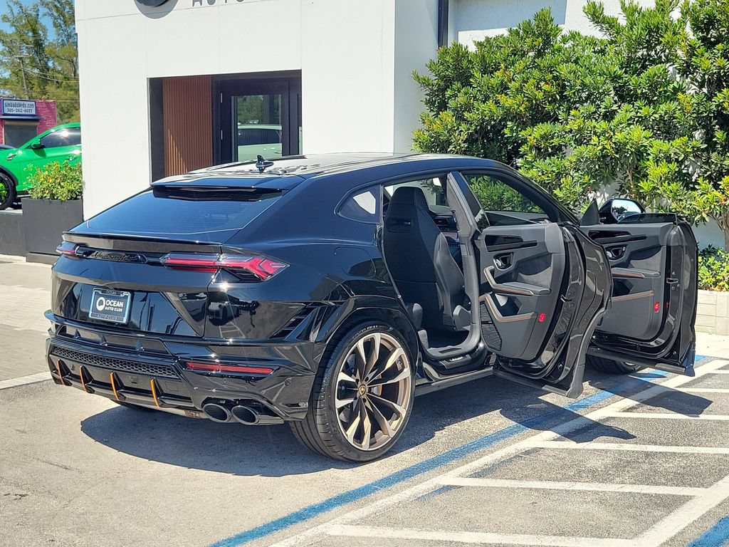 Used 2024 Lamborghini Urus S AWD/4WD image 6