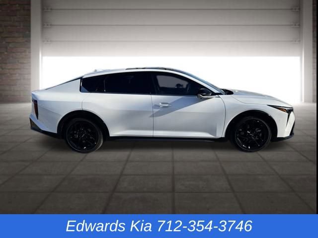 Used 2025 Kia K4 GT-Line Turbo image 2