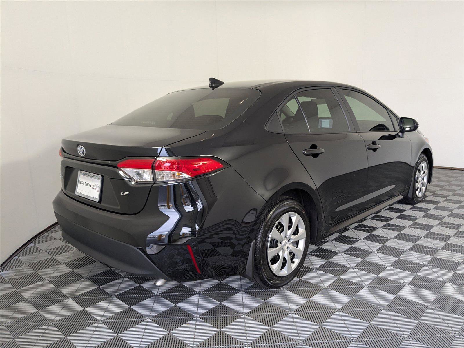 Certified 2026 Toyota Corolla LE FWD image 5