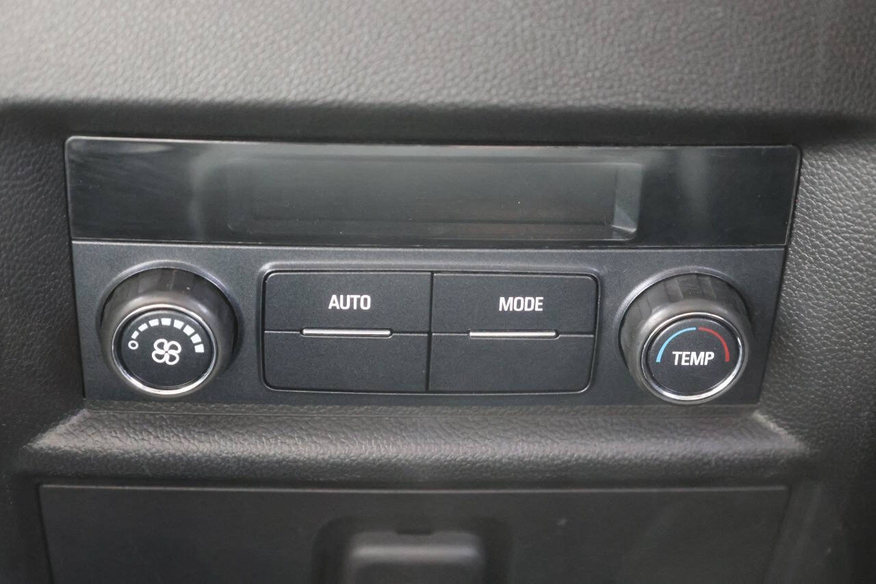 Used 2021 Chevrolet Traverse LS FWD image 22
