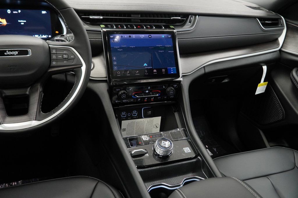 New 2025 Jeep Grand Cherokee L Limited image 21