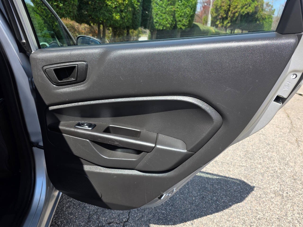Used 2017 Ford Fiesta SE FWD image 24