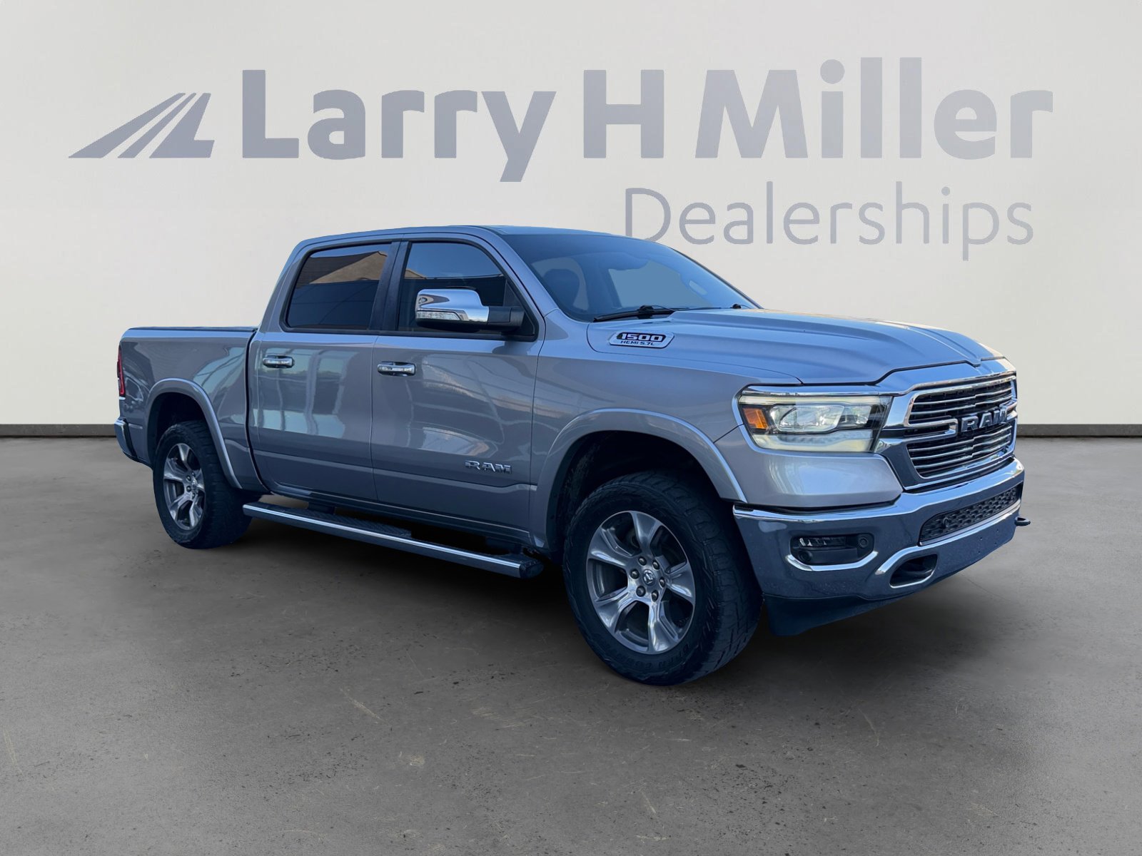 Used 2020 RAM 1500 Laramie AWD/4WD image 7