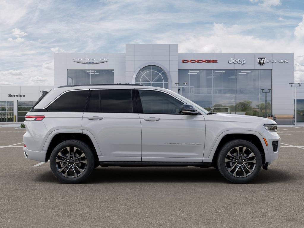 New 2025 Jeep Grand Cherokee Overland w/ Adv Protech Group III AWD/4WD image 22