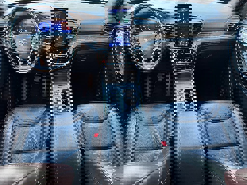 Used 2022 Ford Explorer Platinum w/ Equipment Group 601A image 12