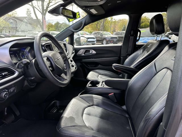 Used 2022 Chrysler Pacifica Touring-L w/ S Appearance Package AWD/4WD image 10