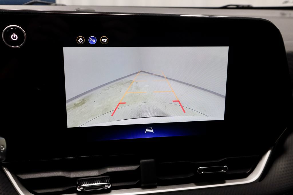 Used 2026 Chevrolet Equinox LT FWD image 2