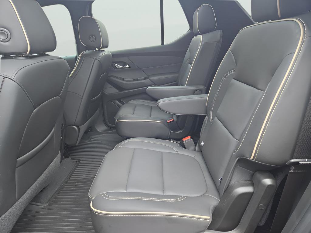 Used 2023 Chevrolet Traverse Premier image 9