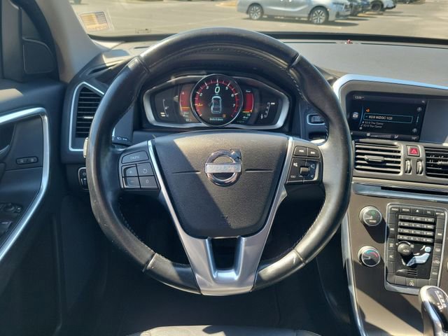 Used 2015 Volvo XC60 T5 Premier image 10