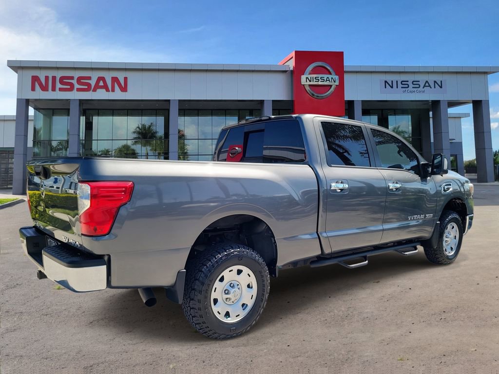 Used 2019 Nissan Titan SV image 4