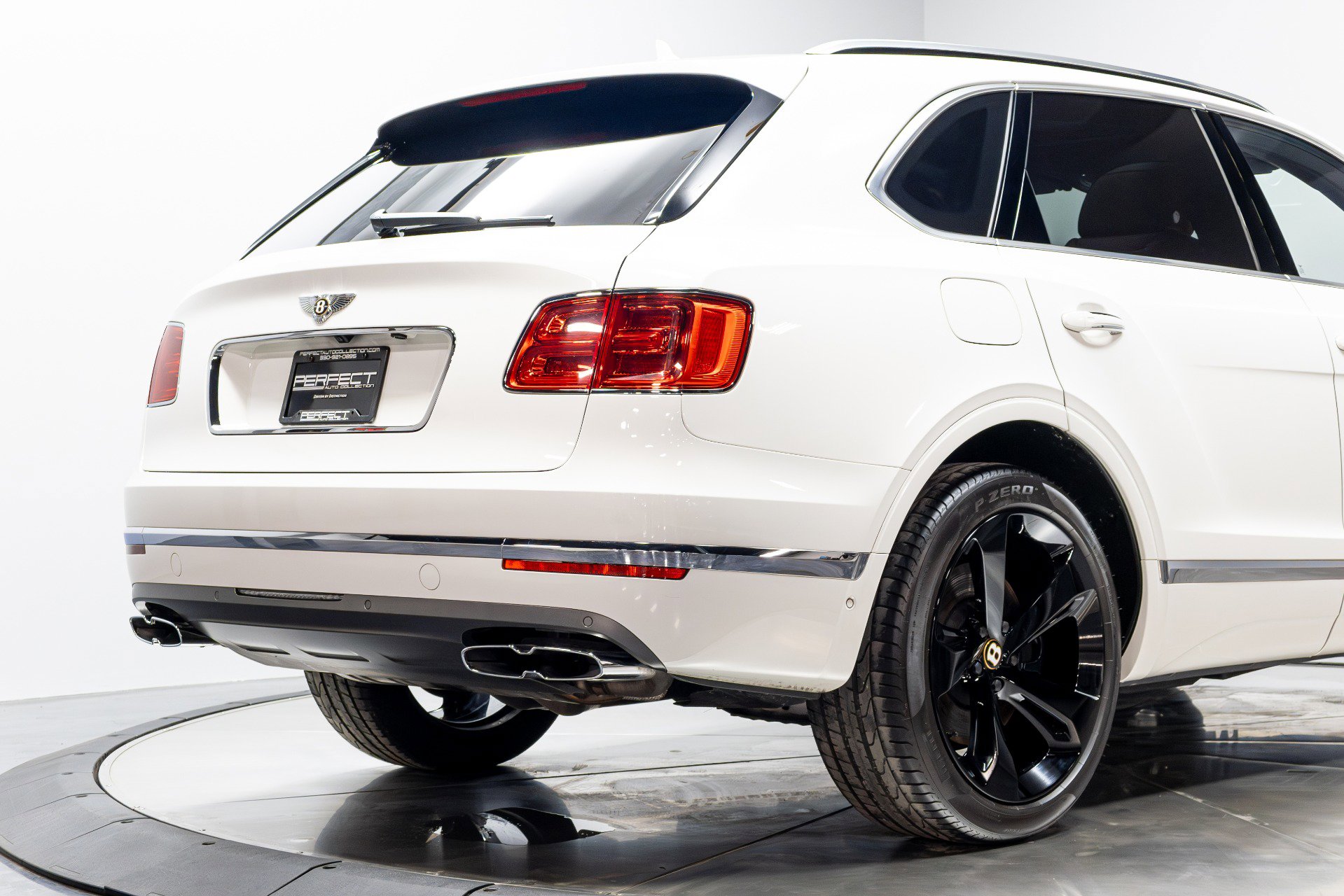 Used 2020 Bentley Bentayga image 18