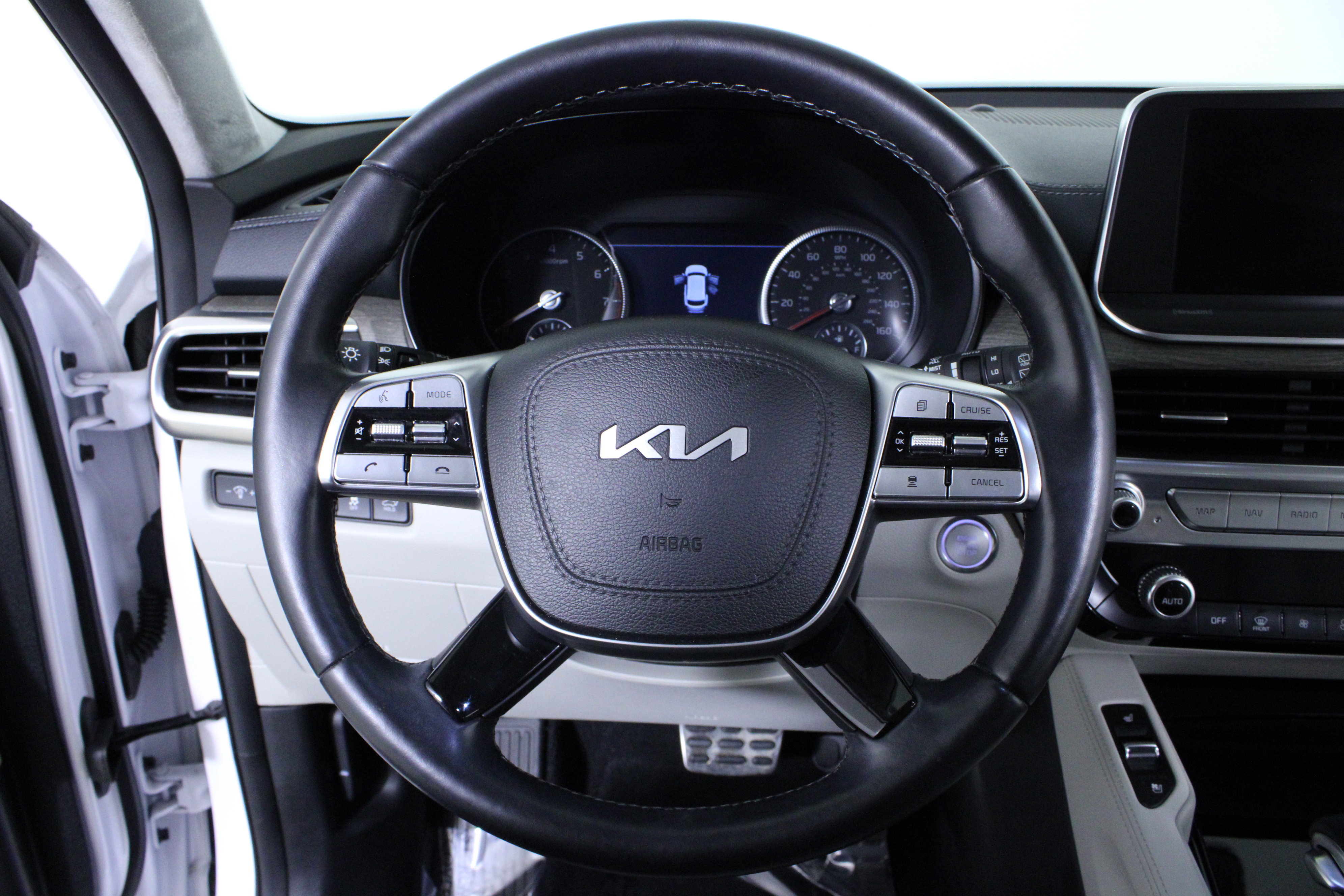 Used 2022 Kia Telluride SX w/ SX Prestige Package image 24