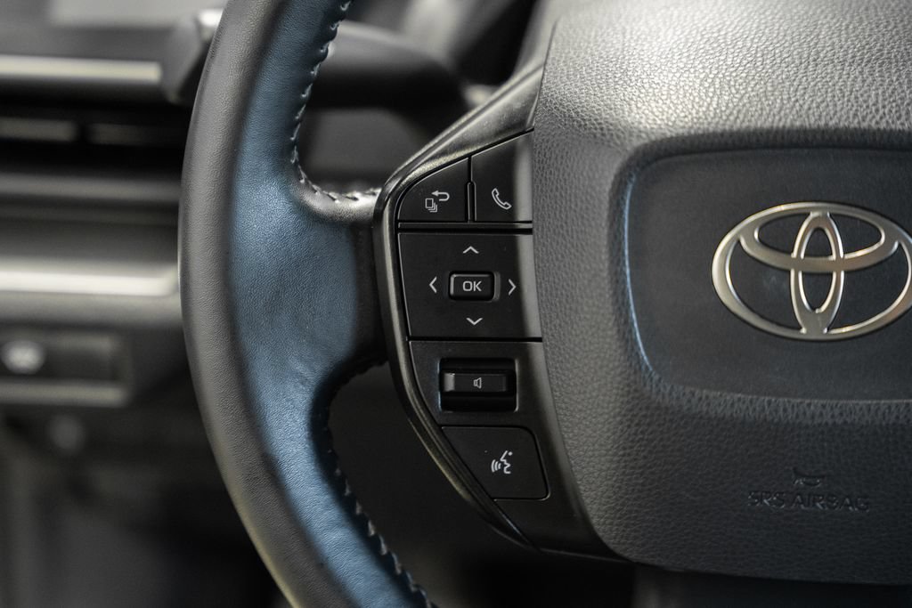 Used 2025 Toyota Prius LE FWD image 26