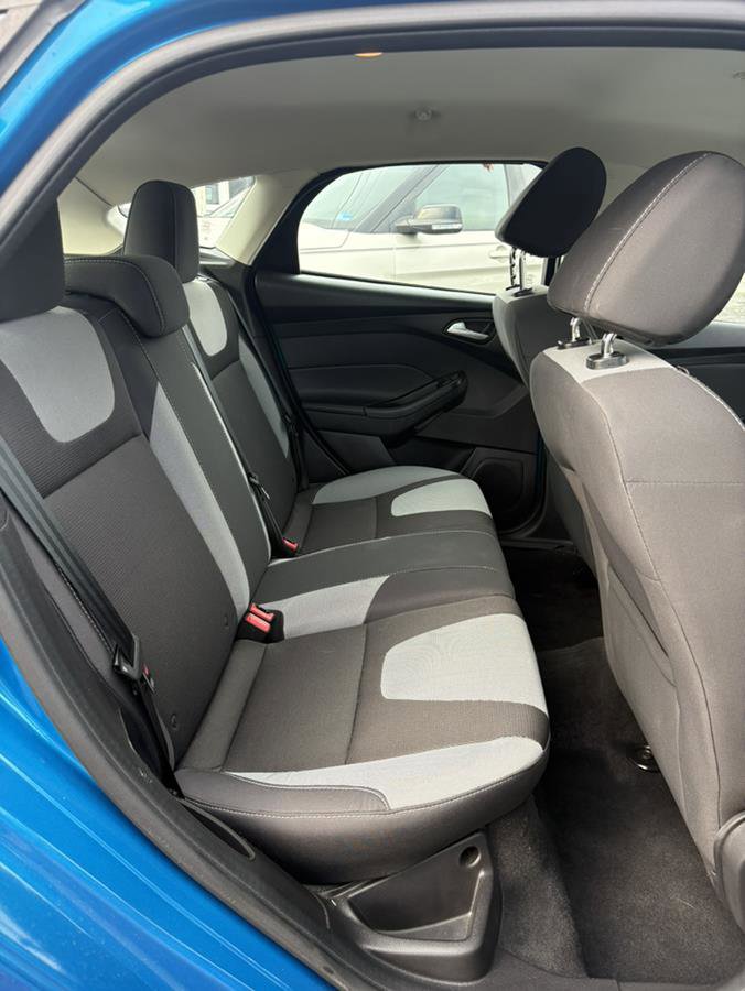 Used 2014 Ford Focus SE w/ SE Sport Package image 16