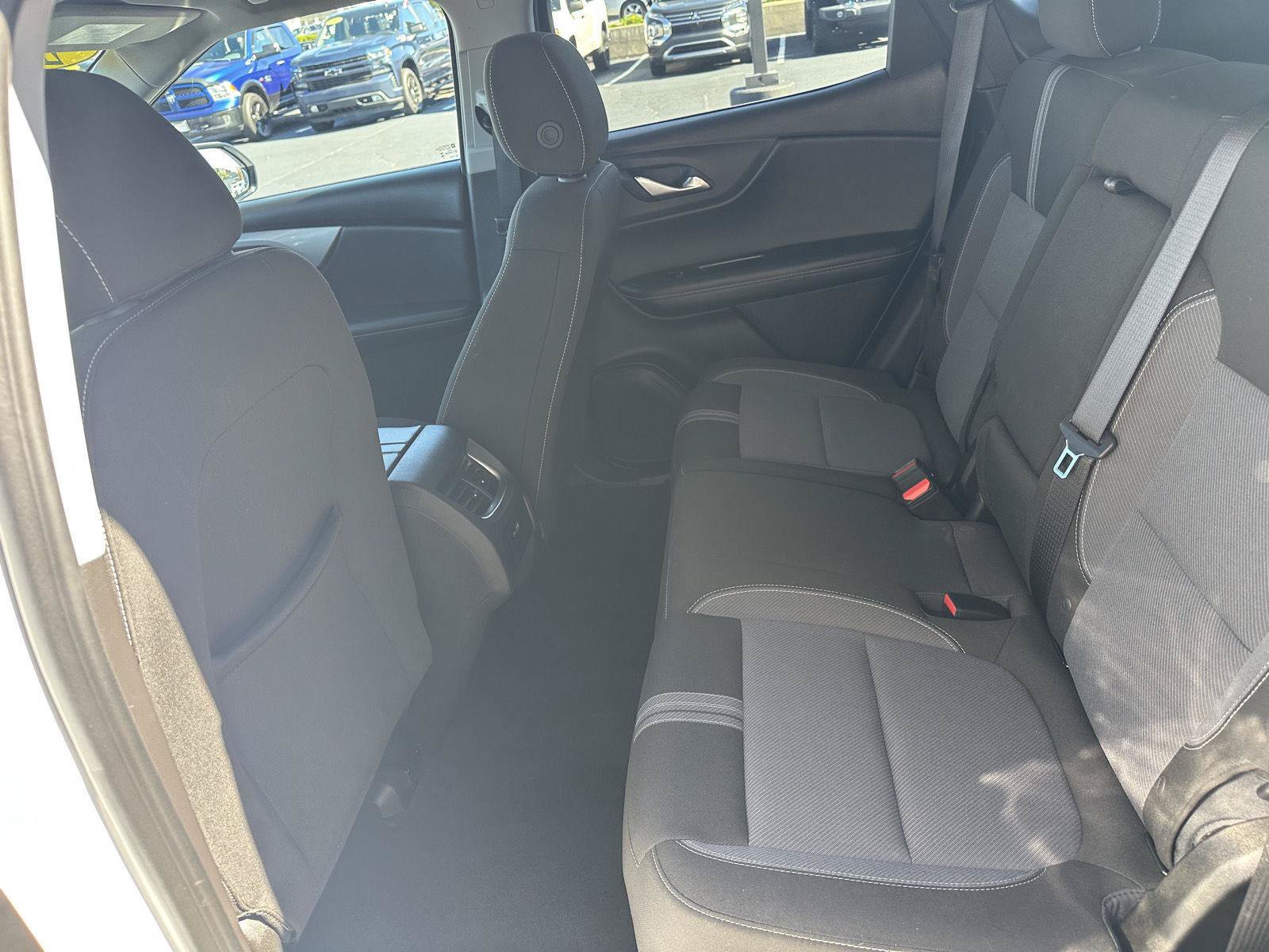 Used 2025 Chevrolet Blazer LT FWD image 30