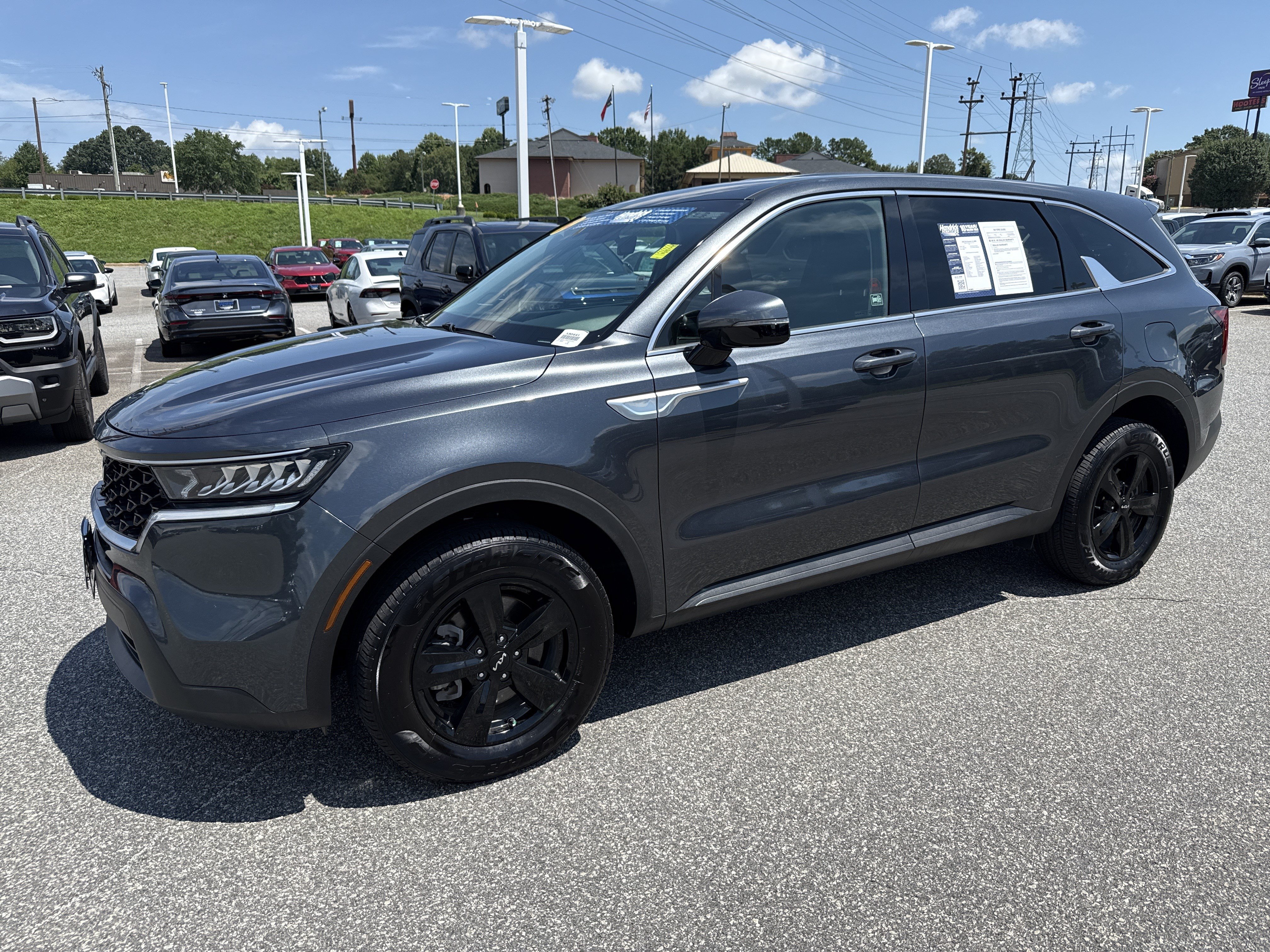 Used 2022 Kia Sorento LX AWD/4WD image 5