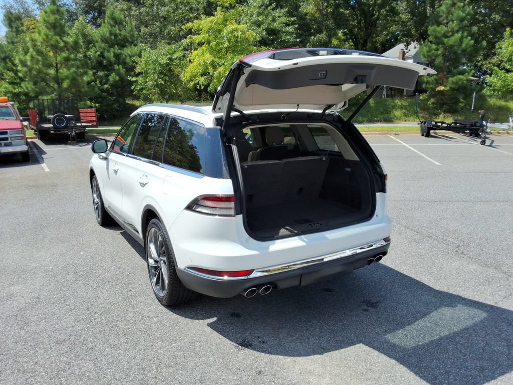 Used 2020 Lincoln Aviator Reserve w/ Equipment Group 202A AWD/4WD image 16