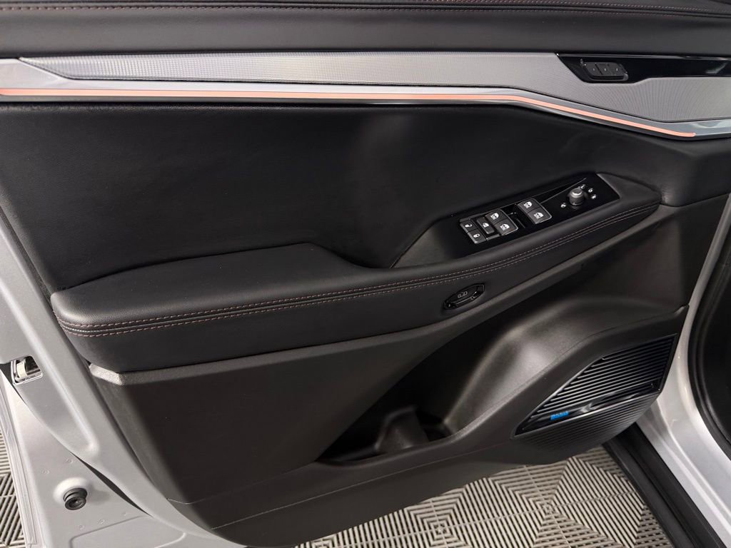 Used 2025 Jeep Wagoneer S Launch Edition image 27