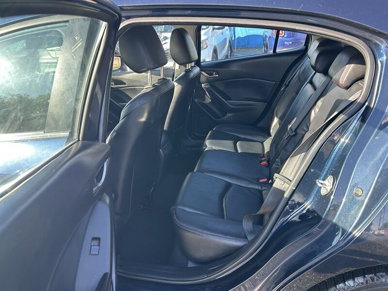 Used 2015 MAZDA MAZDA3 i Grand Touring FWD image 9