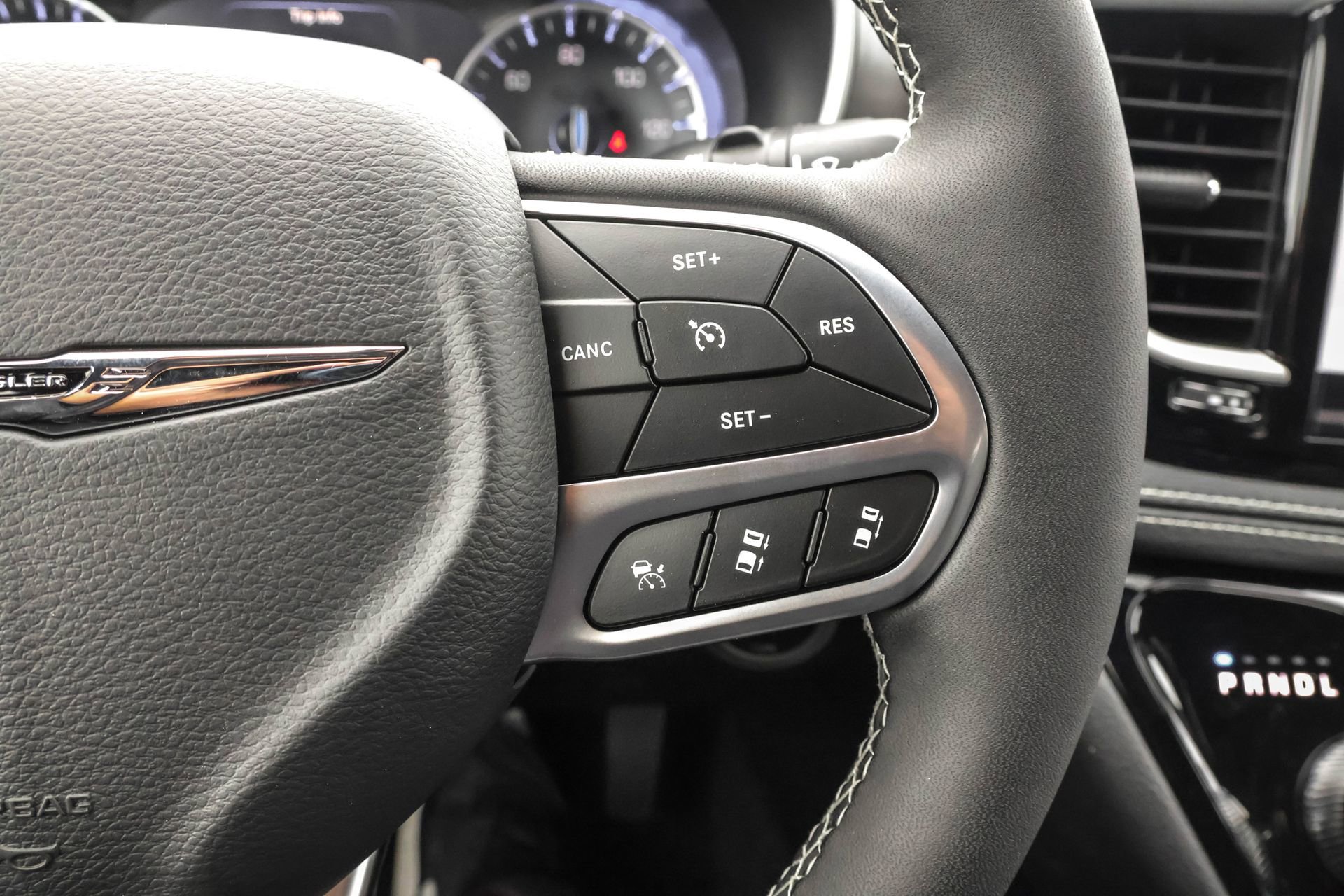 New 2026 Chrysler Pacifica Select image 25