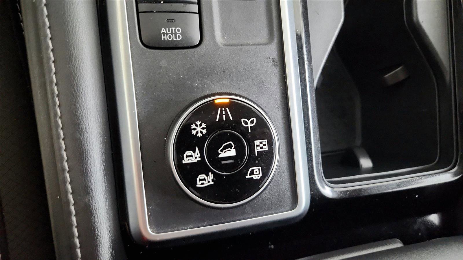 Used 2023 Nissan Pathfinder SL AWD/4WD image 26