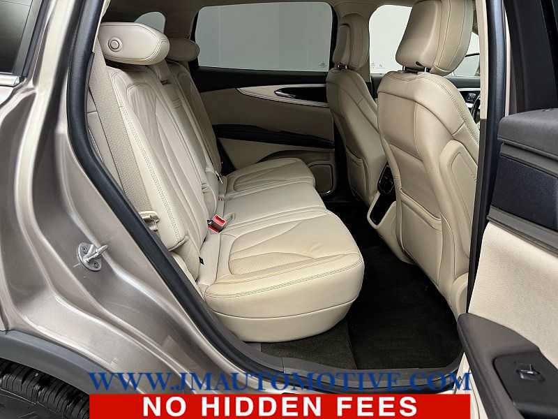 Used 2020 Lincoln Nautilus Premier w/ Equipment Group 101A AWD/4WD image 17